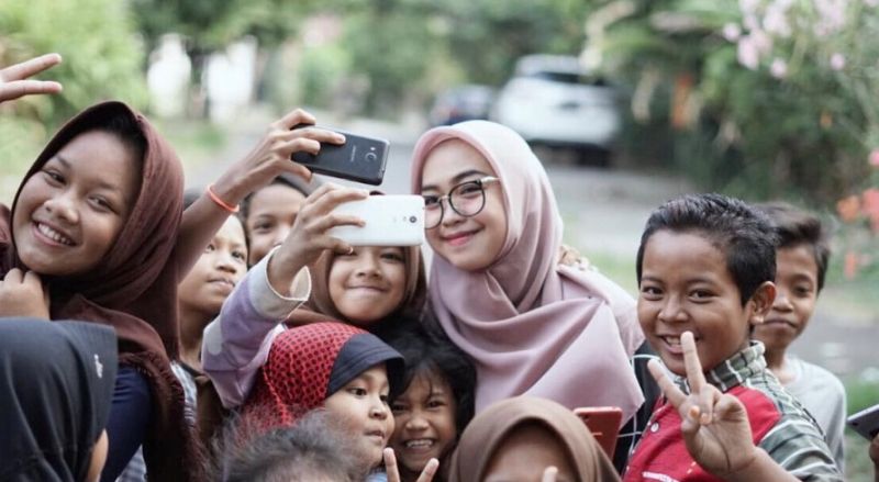 Cara Eskpresi Diri Yang Unik Dan Keren Yang Patut Diacungi Jempol